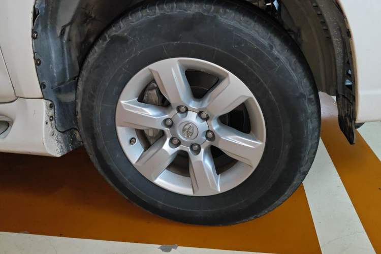 Used Toyota Prado 2016 2700 TX Base Edition Right Front Wheel Hub