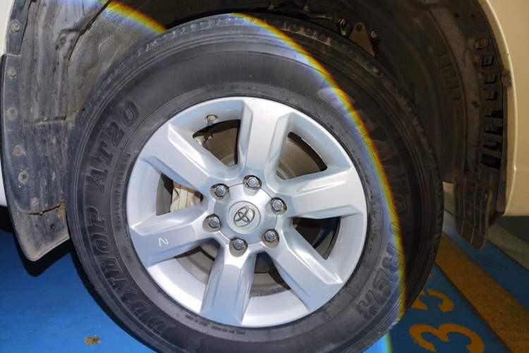 Used Toyota Prado 2016 3.5L Automatic TX-L NAVI Right Front Wheel Hub