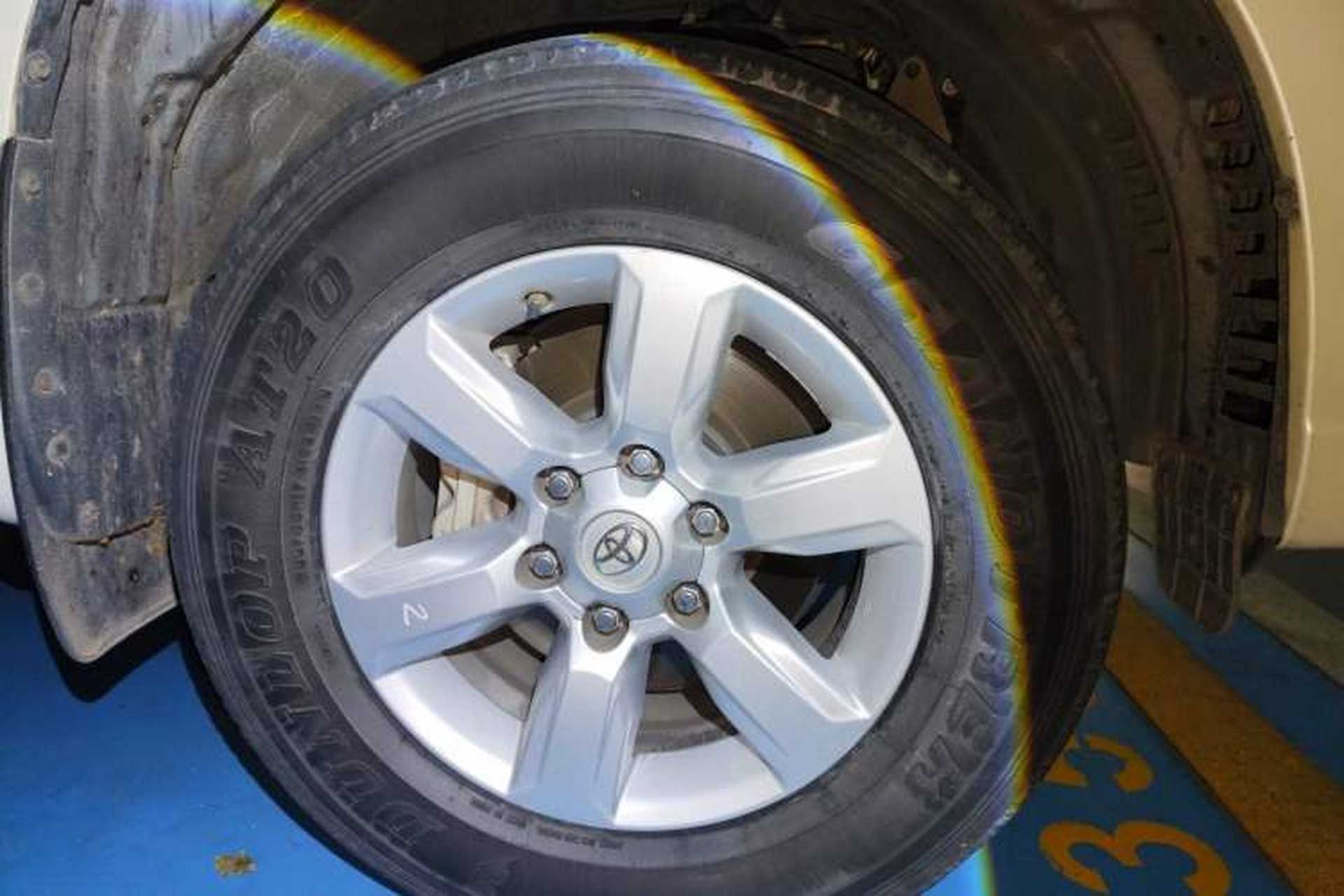 Used Toyota Prado 2016 3.5L Automatic TX-L NAVI Right Front Wheel Hub