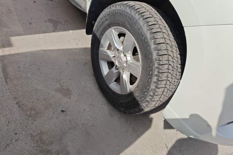 Used Toyota Prado 2016 2.7L Automatic Standard Edition Right Front Wheel Hub