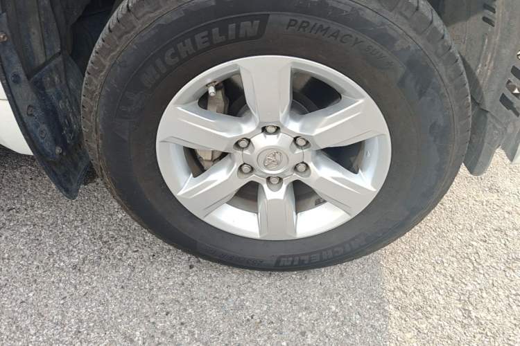 Used Toyota Prado 2016 3.5L Automatic TX-L Right Front Wheel Hub