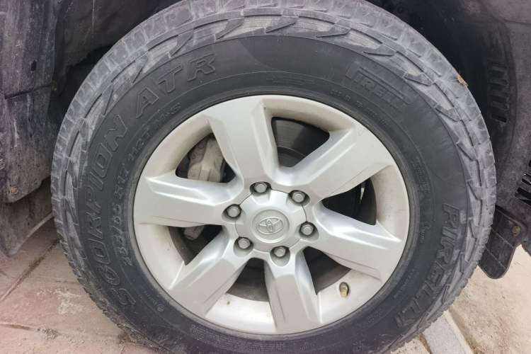 Used Toyota Prado 2016 3.5L Automatic TX-L Right Front Wheel Hub