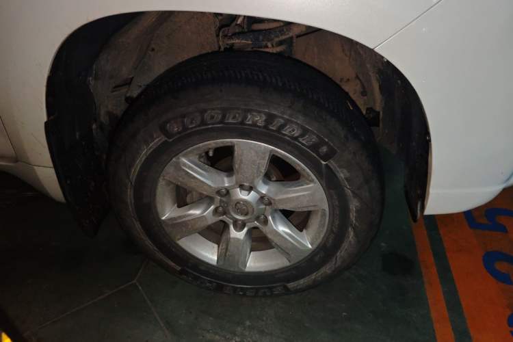 Used Toyota Prado 2016 2.7L Automatic Standard Edition Right Front Wheel Hub
