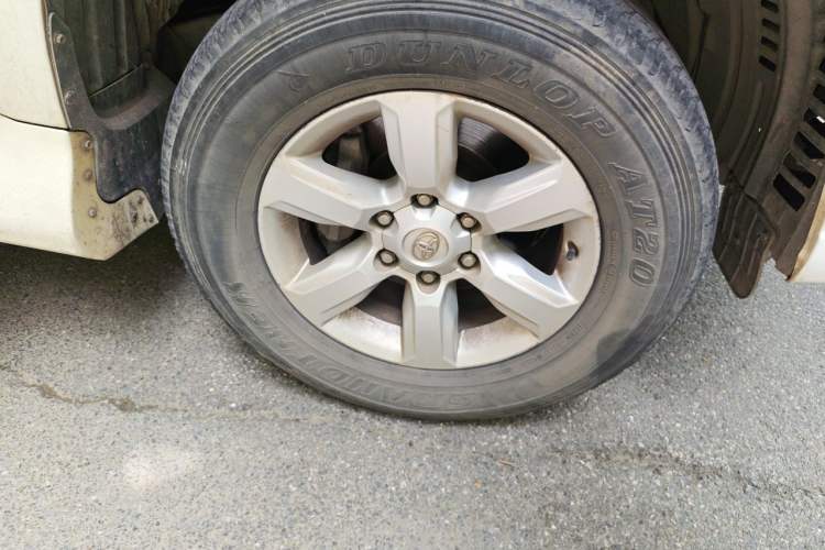 Used Toyota Prado 2016 2.7L Automatic Standard Edition Right Front Wheel Hub