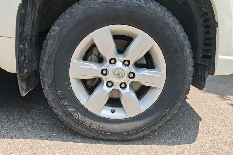 Used Toyota Prado 2016 2.7L Automatic Standard Edition Right Front Wheel Hub