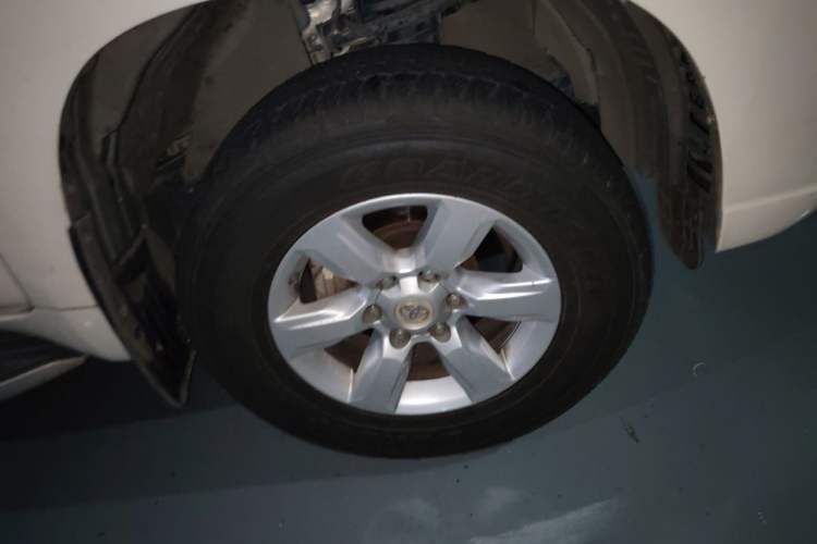 Used Toyota Prado 2016 3.5L Automatic TX-L NAVI Right Front Wheel Hub