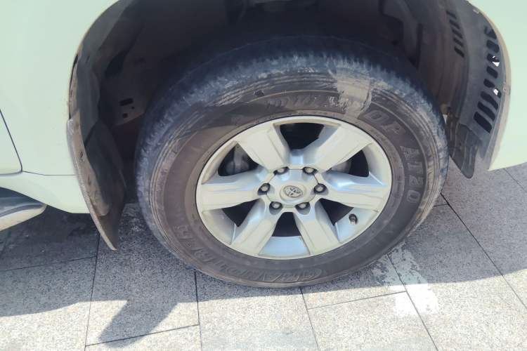 Used Toyota Prado 2016 3.5L Automatic TX-L Right Front Wheel Hub