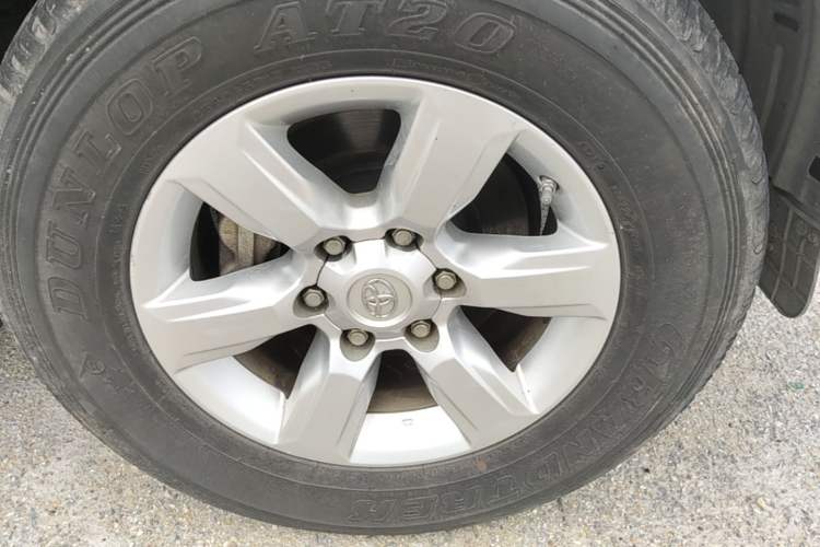 Used Toyota Prado 2016 3.5L Automatic TX-L Right Front Wheel Hub