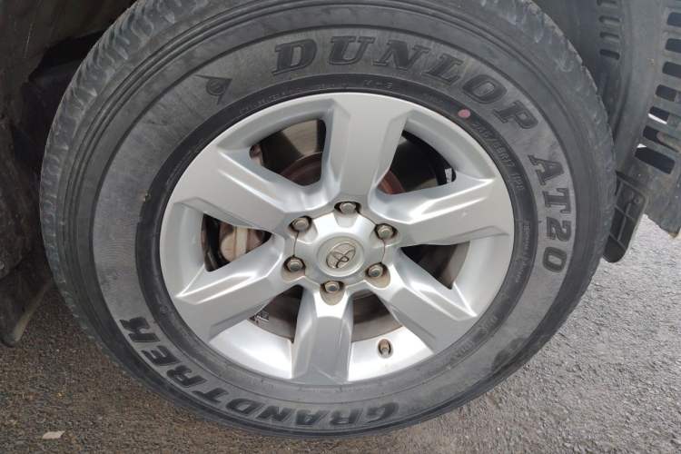 Used Toyota Prado 2016 2.7L Automatic Standard Edition Right Front Wheel Hub