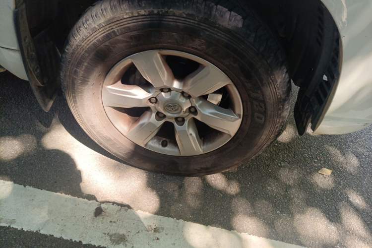 Used Toyota Prado 2016 3.5L Automatic TX-L Right Front Wheel Hub