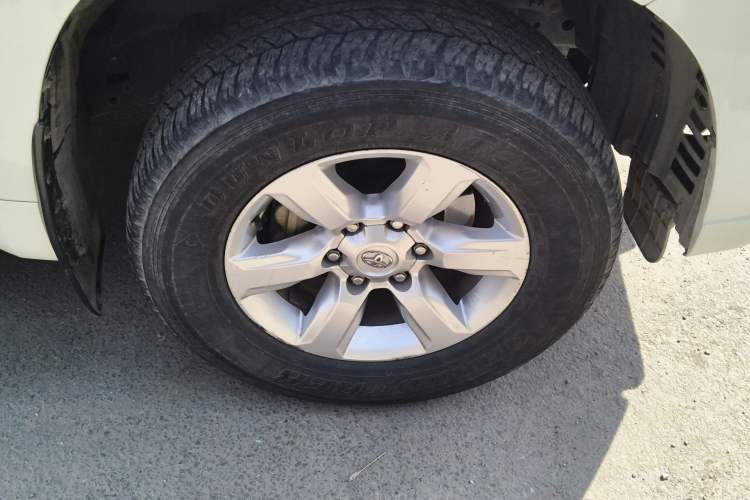 Used Toyota Prado 2016 2.7L Automatic Standard Edition Right Front Wheel Hub