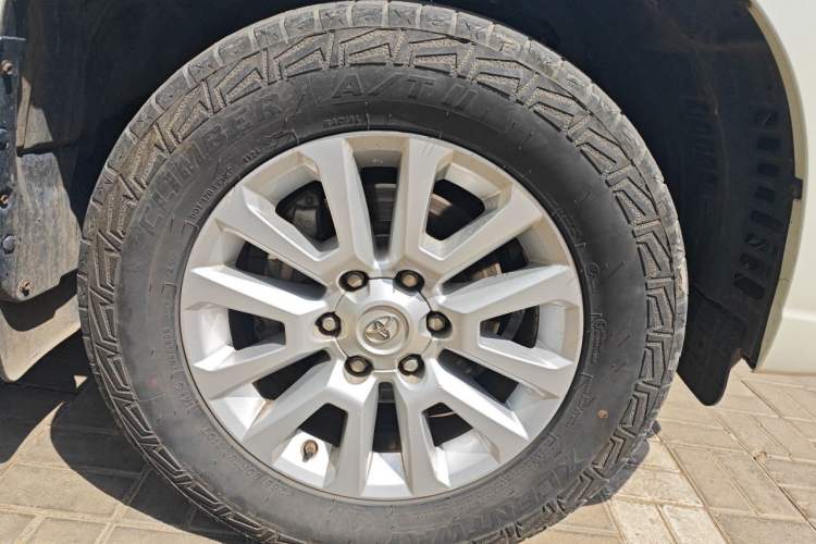Used Toyota Prado 2016 3.5L Automatic VX NAVI Right Front Wheel Hub