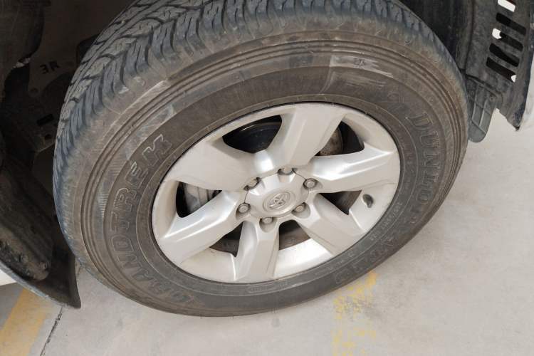 Used Toyota Prado 2016 2.7L Automatic Standard Edition Right Front Wheel Hub