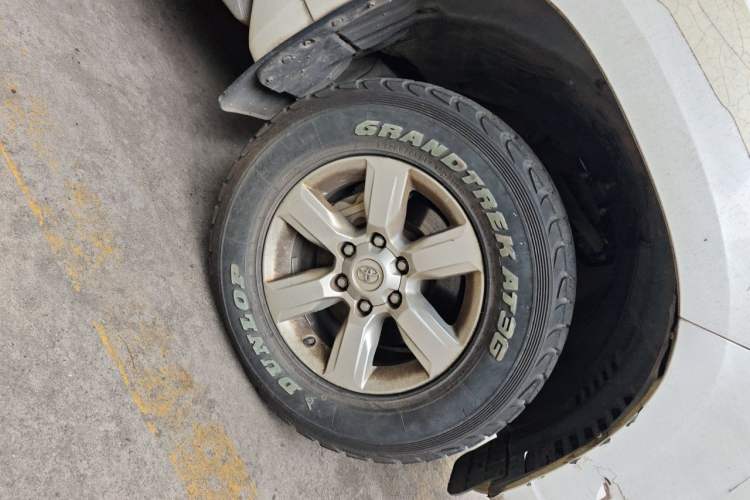 Used Toyota Prado 2016 2.7L Automatic Standard Edition Right Front Wheel Hub