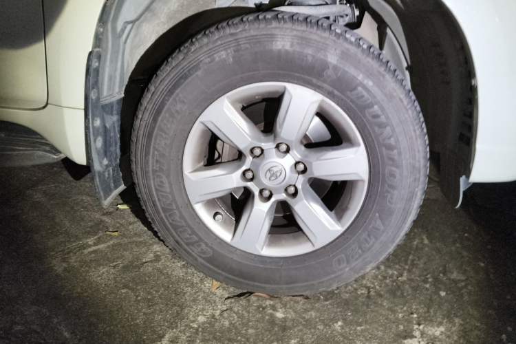 Used Toyota Prado 2016 2.7L Automatic Standard Edition Right Front Wheel Hub