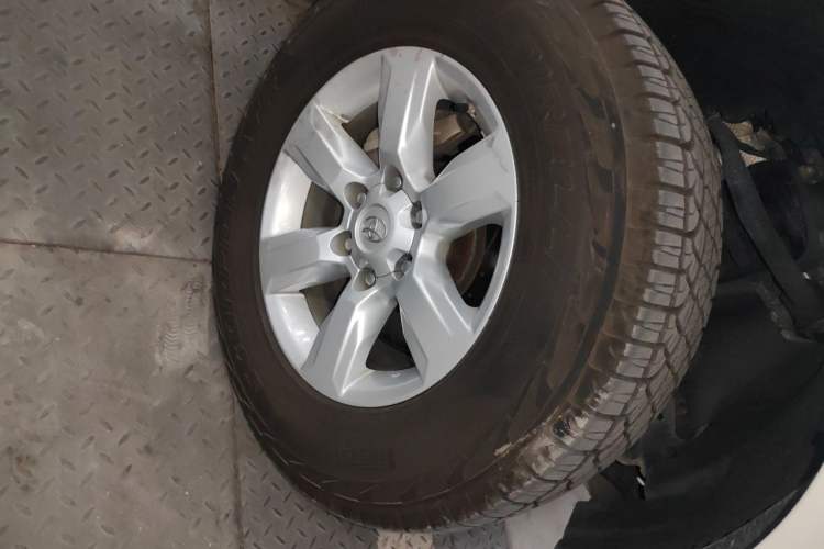 Used Toyota Prado 2016 3.5L Automatic TX-L Right Front Wheel Hub