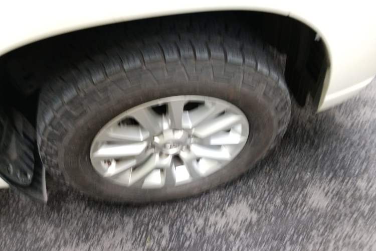Used Toyota Prado 2016 3.5L Automatic VX NAVI Right Front Wheel Hub