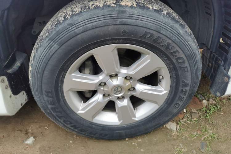 Used Toyota Prado  Right Front Wheel Hub