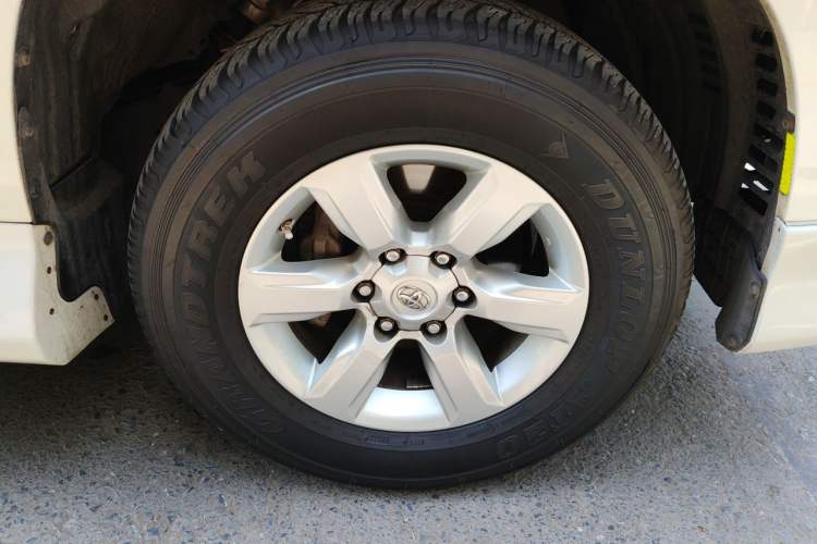 Used Toyota Prado 2016 2.7L Automatic Standard Edition Right Front Wheel Hub