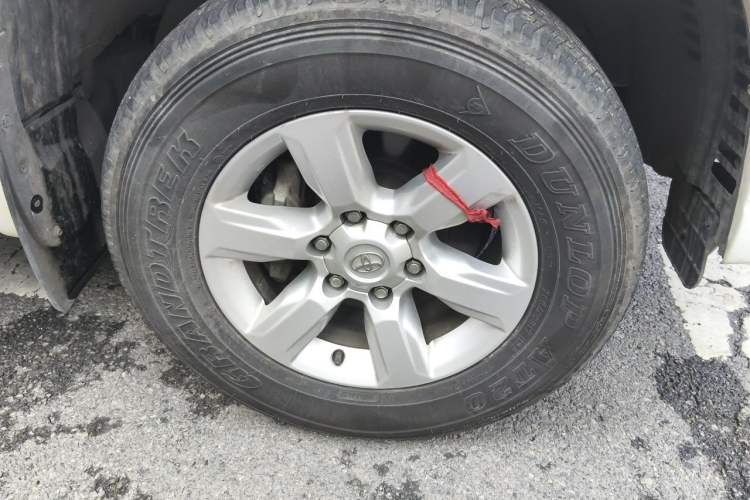 Used Toyota Prado 2016 2.7L Automatic Luxury Edition Right Front Wheel Hub