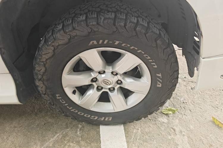 Used Toyota Prado 2016 2.7L Automatic Luxury Edition Right Front Wheel Hub