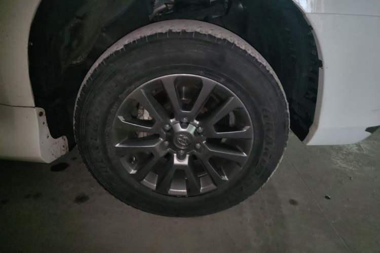 Used Toyota Prado 2016 2.7L Automatic Standard Edition Right Front Wheel Hub
