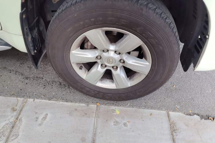 Used Toyota Prado 2016 3.5L Automatic TX-L NAVI Right Front Wheel Hub