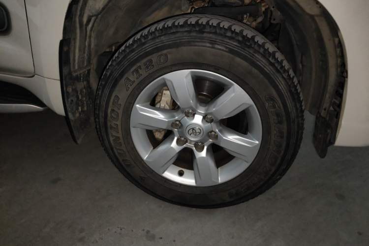 Used Toyota Prado 2016 3.5L Automatic TX-L Right Front Wheel Hub
