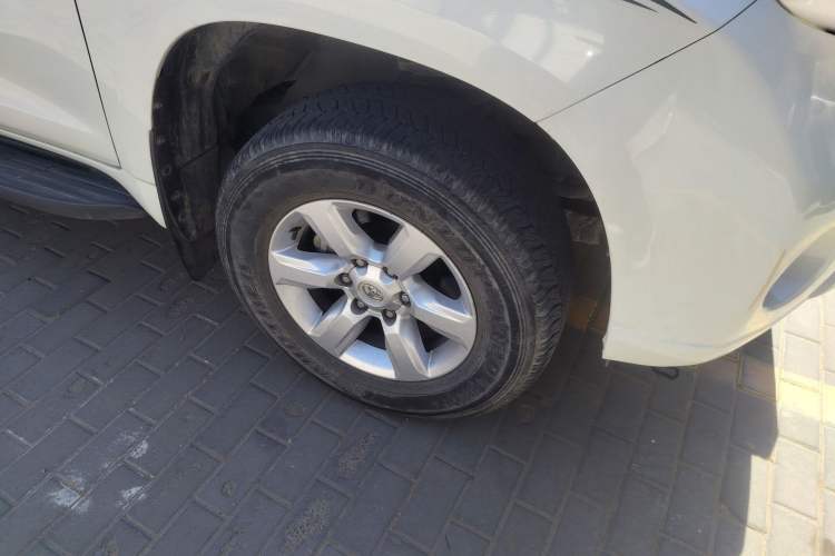Used Toyota Prado 2016 2.7L Automatic Standard Edition Right Front Wheel Hub
