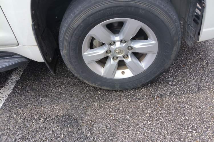 Used Toyota Prado 2016 2.7L Automatic Standard Edition Right Front Wheel Hub