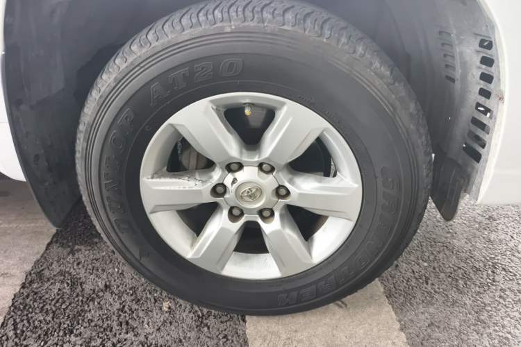 Used Toyota Prado 2016 3.5L Automatic TX-L NAVI Right Front Wheel Hub