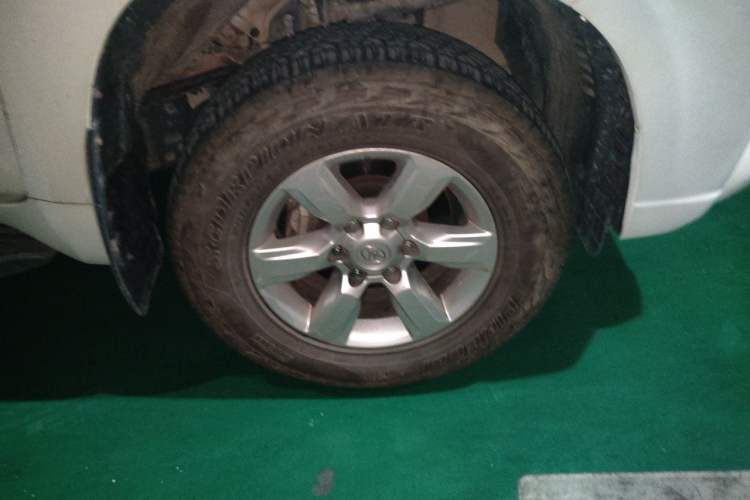 Used Toyota Prado 2016 2.7L Automatic Standard Edition Right Front Wheel Hub