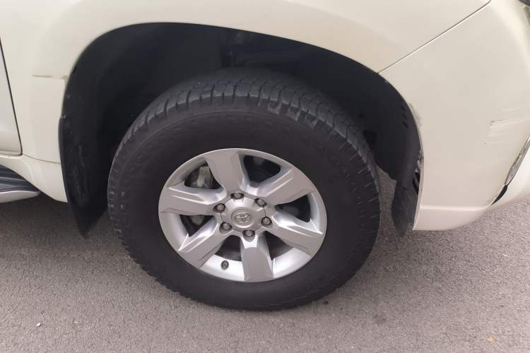 Used Toyota Prado 2016 3.5L Automatic TX-L Right Front Wheel Hub