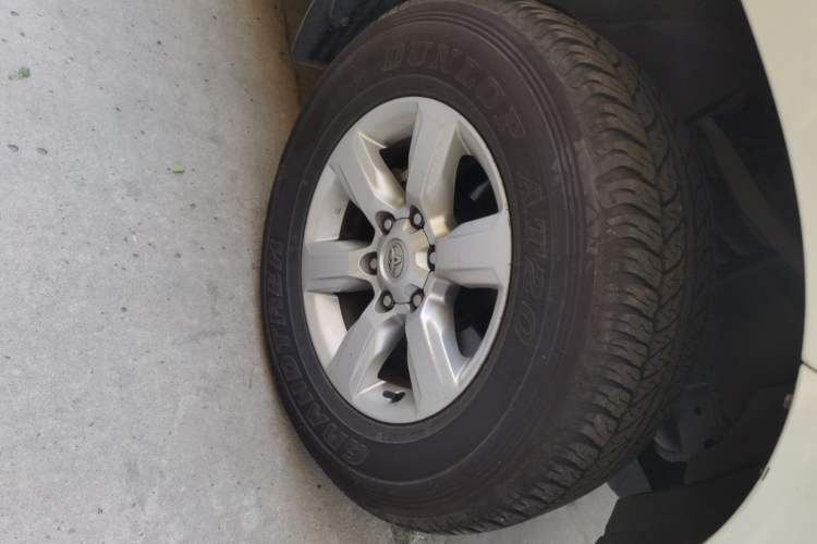 Used Toyota Prado 2016 2.7L Automatic Standard Edition Right Front Wheel Hub