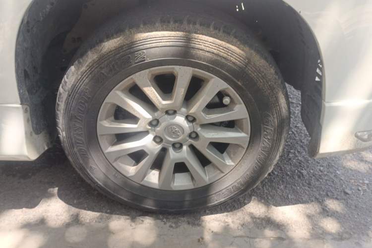Used Toyota Prado  Right Front Wheel Hub