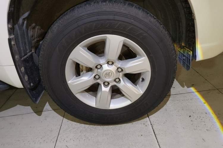 Used Toyota Prado 2016 2.7L Automatic Standard Edition Right Front Wheel Hub