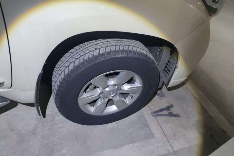 Used Toyota Prado 2016 3.5L Automatic TX-L NAVI Right Front Wheel Hub