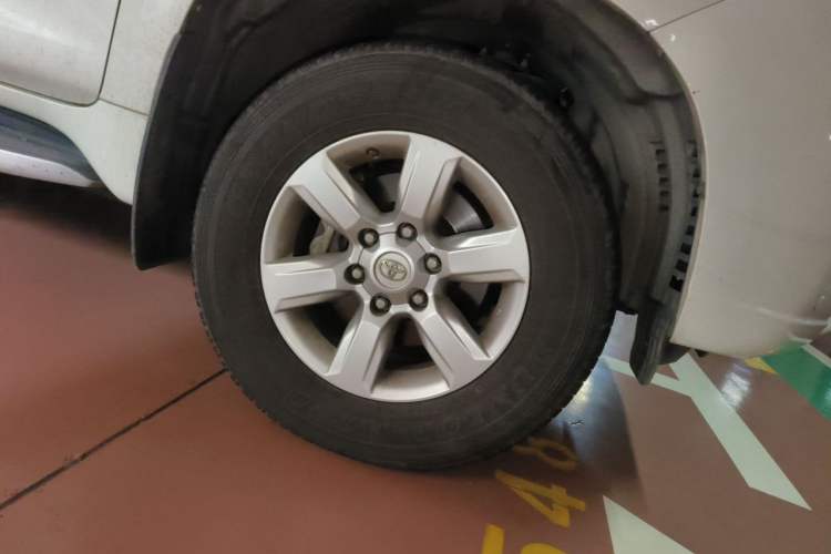 Used Toyota Prado 2016 3.5L Automatic TX-L NAVI Right Front Wheel Hub
