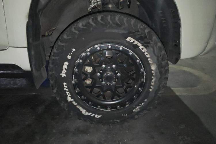 Used Toyota Prado 2016 2.7L Automatic Luxury Edition Right Front Wheel Hub