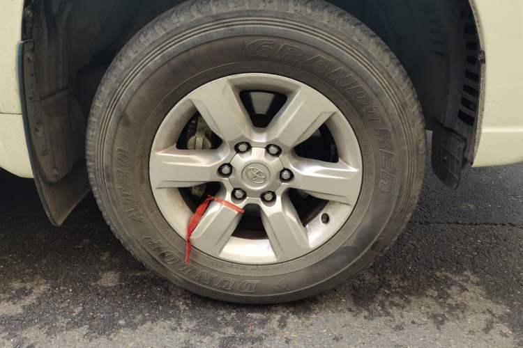 Used Toyota Prado 2016 2.7L Automatic Standard Edition Right Front Wheel Hub
