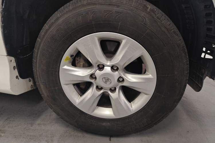 Used Toyota Prado 2016 2700 TX 5-Seater Middle East Version Right Front Wheel Hub