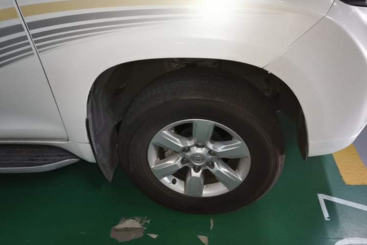 Used Toyota Prado 2016 3.5L Automatic TX-L Right Front Wheel Hub
