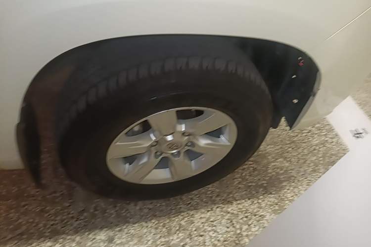 Used Toyota Prado 2016 3.5L Automatic TX-L NAVI Right Front Wheel Hub