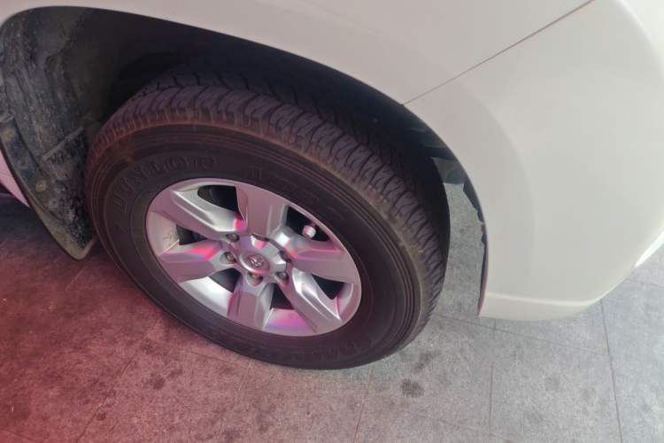 Used Toyota Prado 2016 2.7L Automatic Standard Edition Right Front Wheel Hub