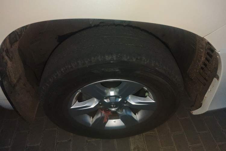 Used Toyota Prado 2016 2.7L Automatic Luxury Edition Right Front Wheel Hub