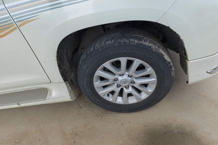 Used Toyota Prado 2016 2700 TX 7-Seater Middle East Version Right Front Wheel Hub