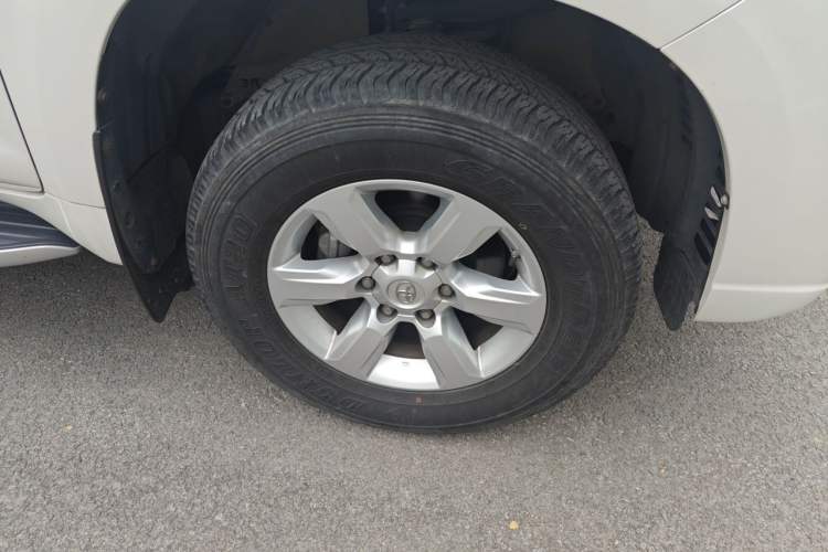 Used Toyota Prado 2016 3.5L Automatic TX-L Right Front Wheel Hub
