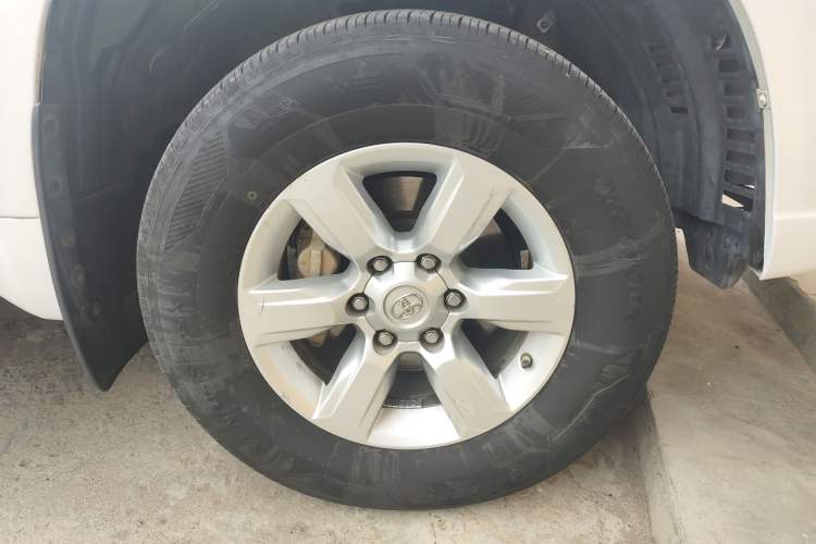 Used Toyota Prado 2016 3.5L Automatic TX-L Right Front Wheel Hub