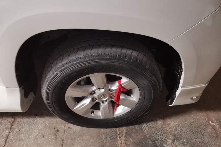 Used Toyota Prado 2016 2.7L Automatic Luxury Edition Right Front Wheel Hub