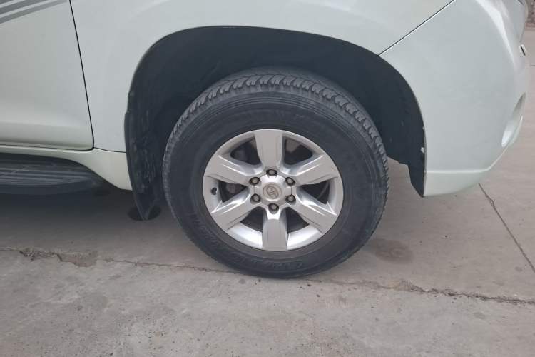 Used Toyota Prado 2016 2.7L Automatic Luxury Edition Right Front Wheel Hub